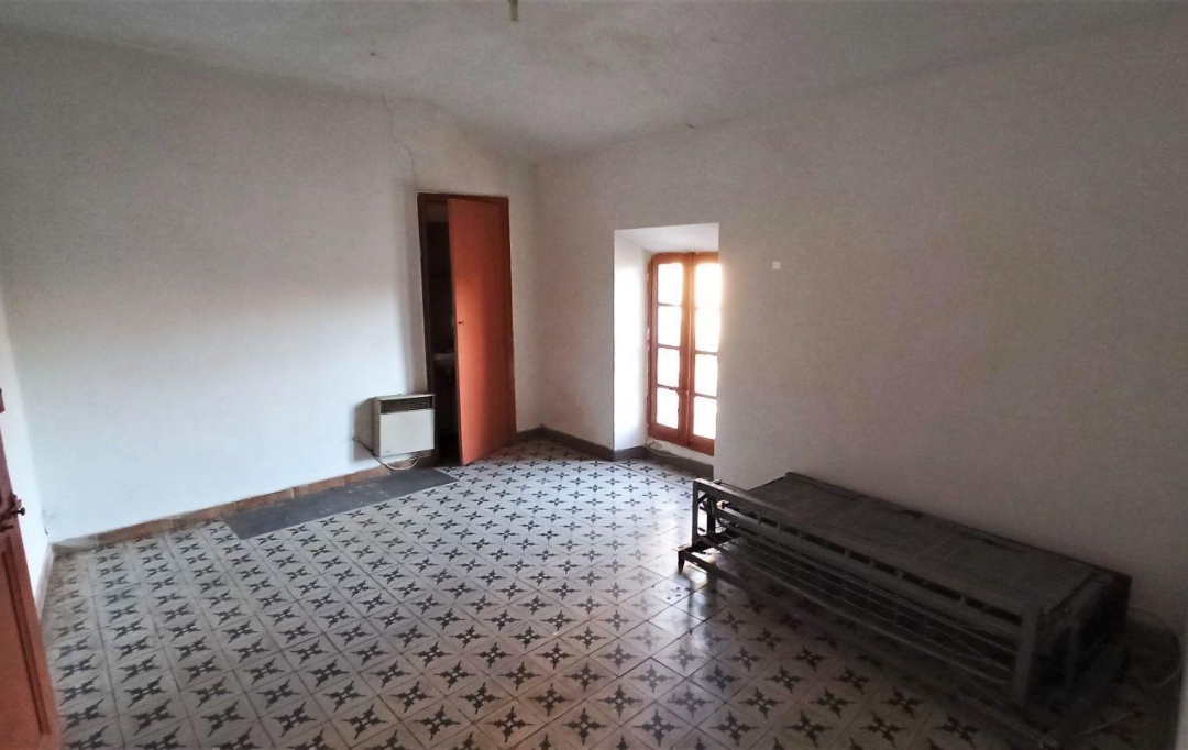 11-34 IMMOBILIER : Building | CRUZY (34310) | 205 m2 | 119 000 € 