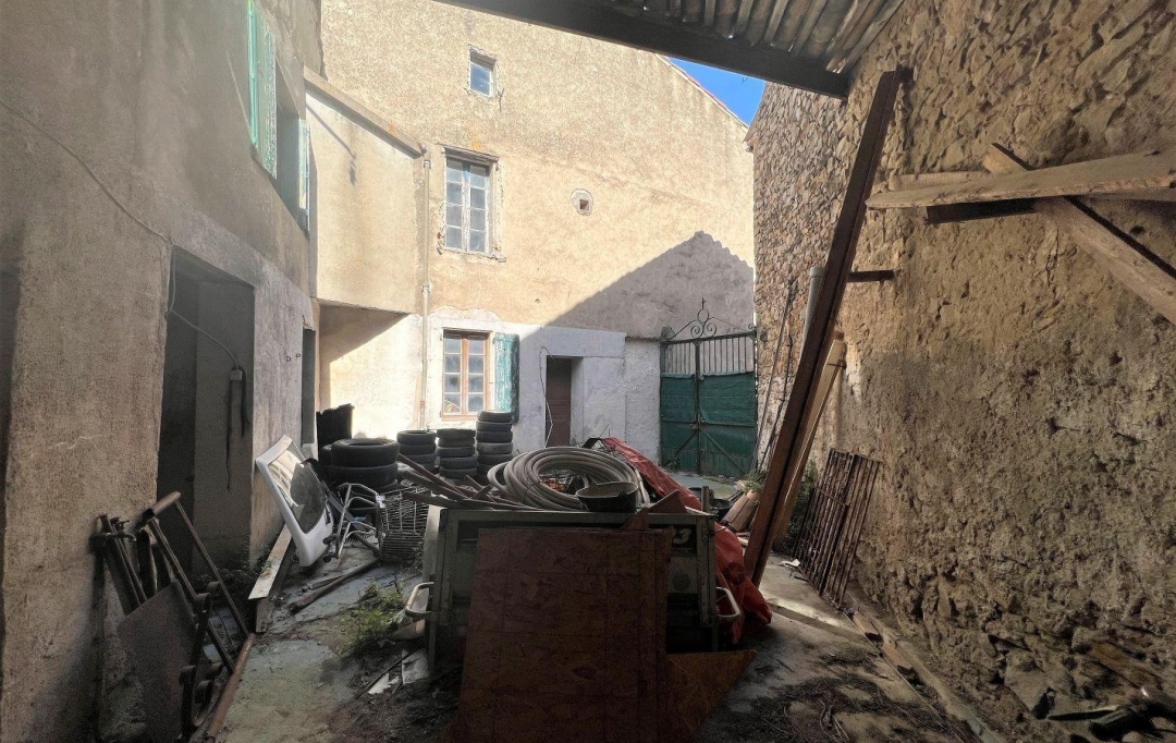 11-34 IMMOBILIER : Building | AIGUES-VIVES (34210) | 250 m2 | 59 000 € 