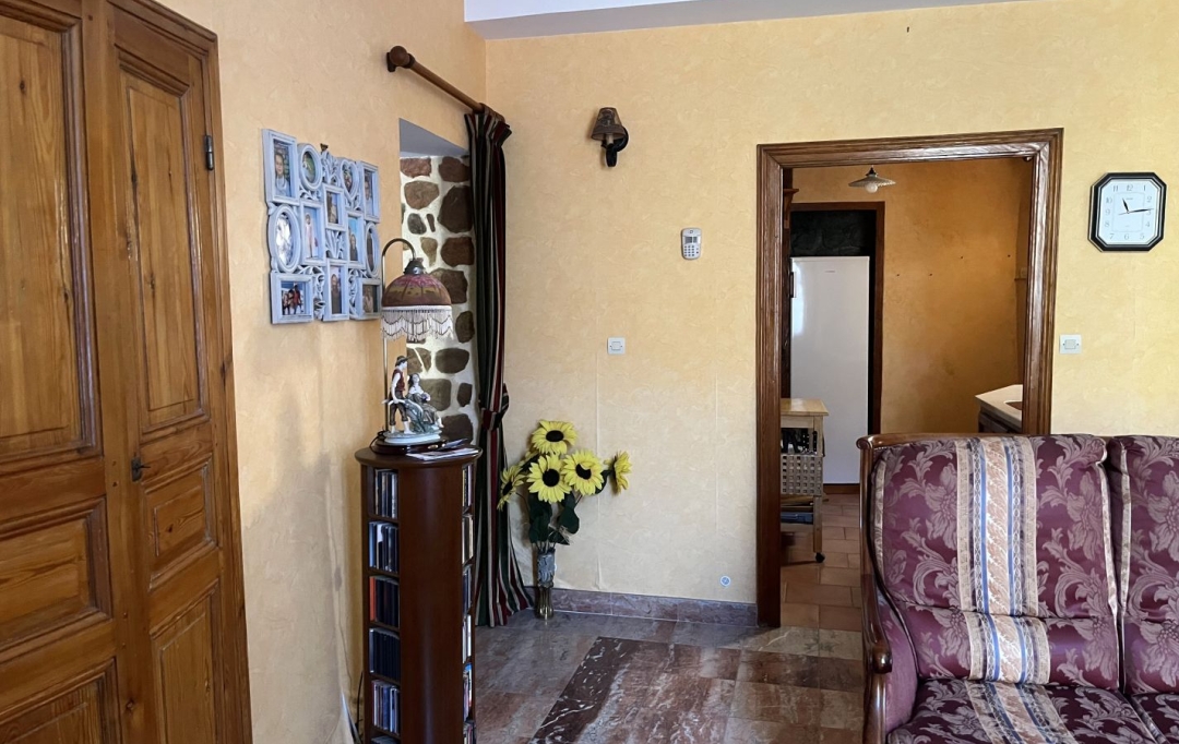 11-34 IMMOBILIER : House | MONTOULIERS (34310) | 208 m2 | 248 000 € 