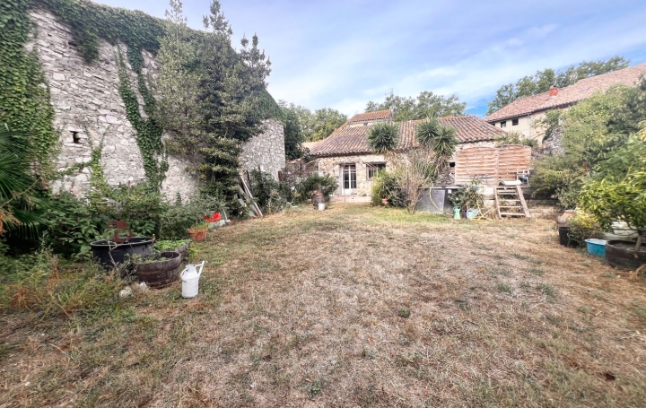 Maison BIZE-MINERVOIS 330 m2 263 000 € Maison BIZE-MINERVOIS 330 m2 263 000 €